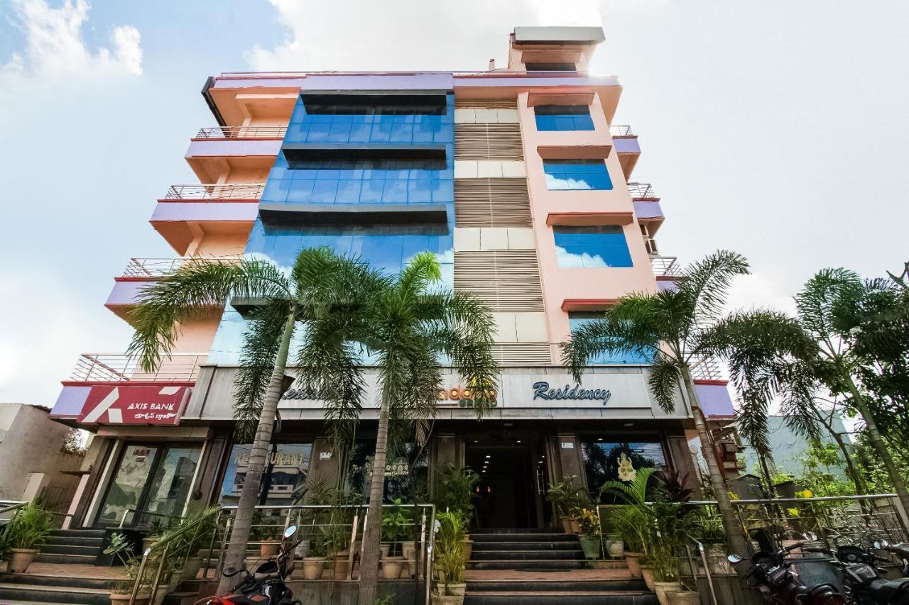 Oyo 62964 Hotel Vandana Grand Nellore Exterior foto